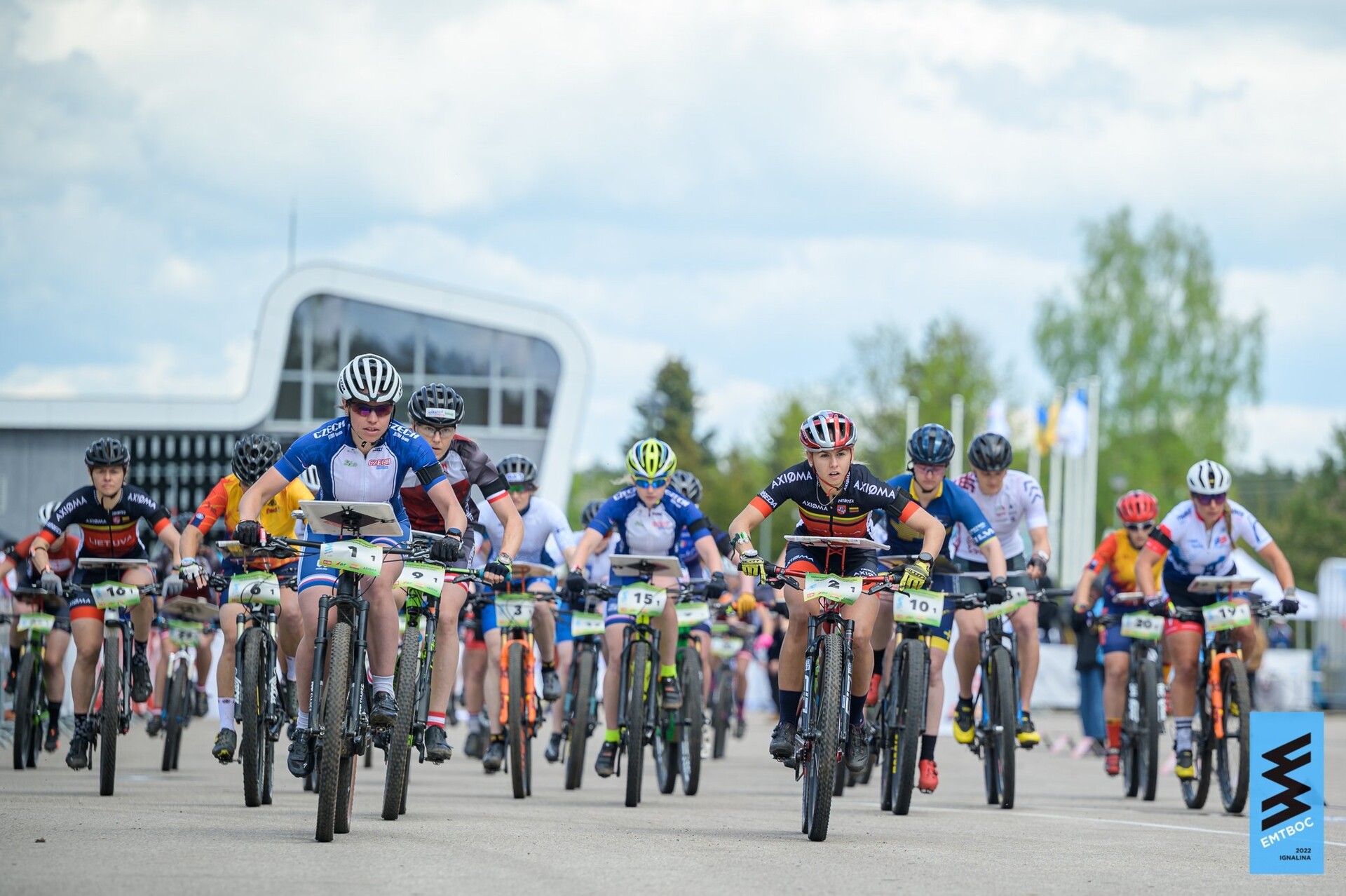 Start smíšených štafet